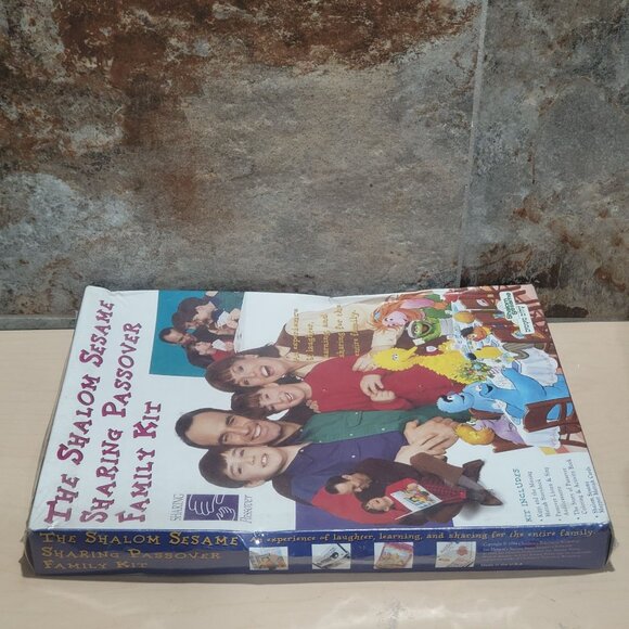 The Shalom Sesame Sharing Passover Family Kit Sealed - Picture 11 of 11
